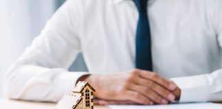 GYO Faiz Oranı Etkisi Gayrimenkul Yatırım Ortaklıkları (GYO), finansal piyasalardaki gelişmelerden doğrudan etkilenen yatırım araçları arasında yer almaktadır. Bu etkilerin başında ise faiz oranları gelmektedir. Gayrimenkul sektörünün yüksek finansman ihtiyacı nedeniyle faiz hareketleri, hem şirketlerin yatırım kararlarını hem de yatırımcıların beklentilerini önemli ölçüde değiştirebilmektedir. Konulu bir haber görseli.