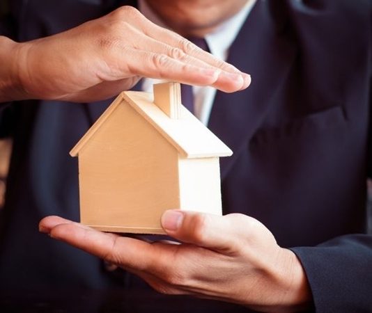 GYO Gayrimenkul Stratejisi Gayrimenkul Yatırım Ortaklıkları (GYO), gayrimenkul sektöründe sürdürülebilir büyüme sağlamak ve yatırımcılara uzun vadeli değer oluşturmak amacıyla kapsamlı stratejiler geliştirmektedir. Bu kapsamda GYO gayrimenkul stratejisi, şirketlerin yatırım kararlarından portföy yönetimine, proje geliştirmeden finansal planlamaya kadar birçok süreci kapsayan önemli bir yönetim yaklaşımı olarak öne çıkmaktadır. Konulu bir haber görseli.